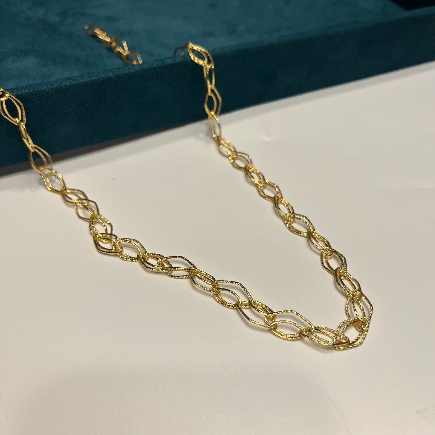 Avidor Gold Chain