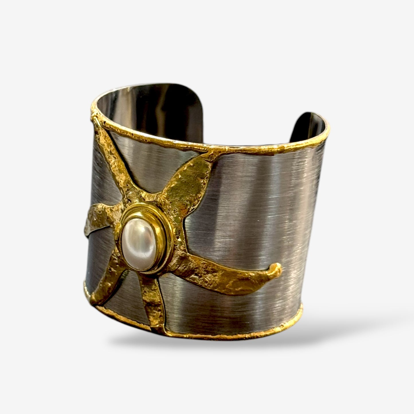 Huda Pearl Cuff