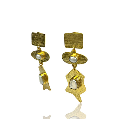 Golden Tide Pearl Earrings