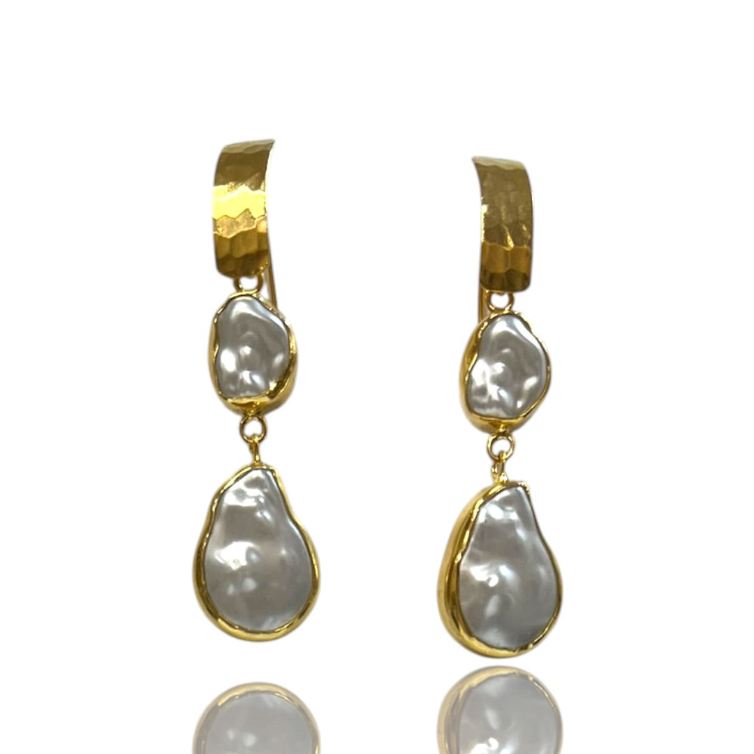 Elira Pearl Earrings