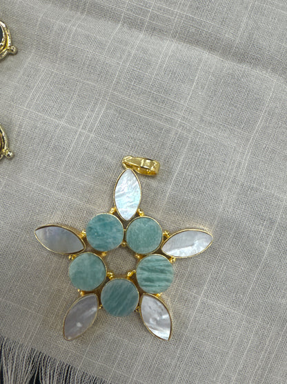 Floral gemstone pendant