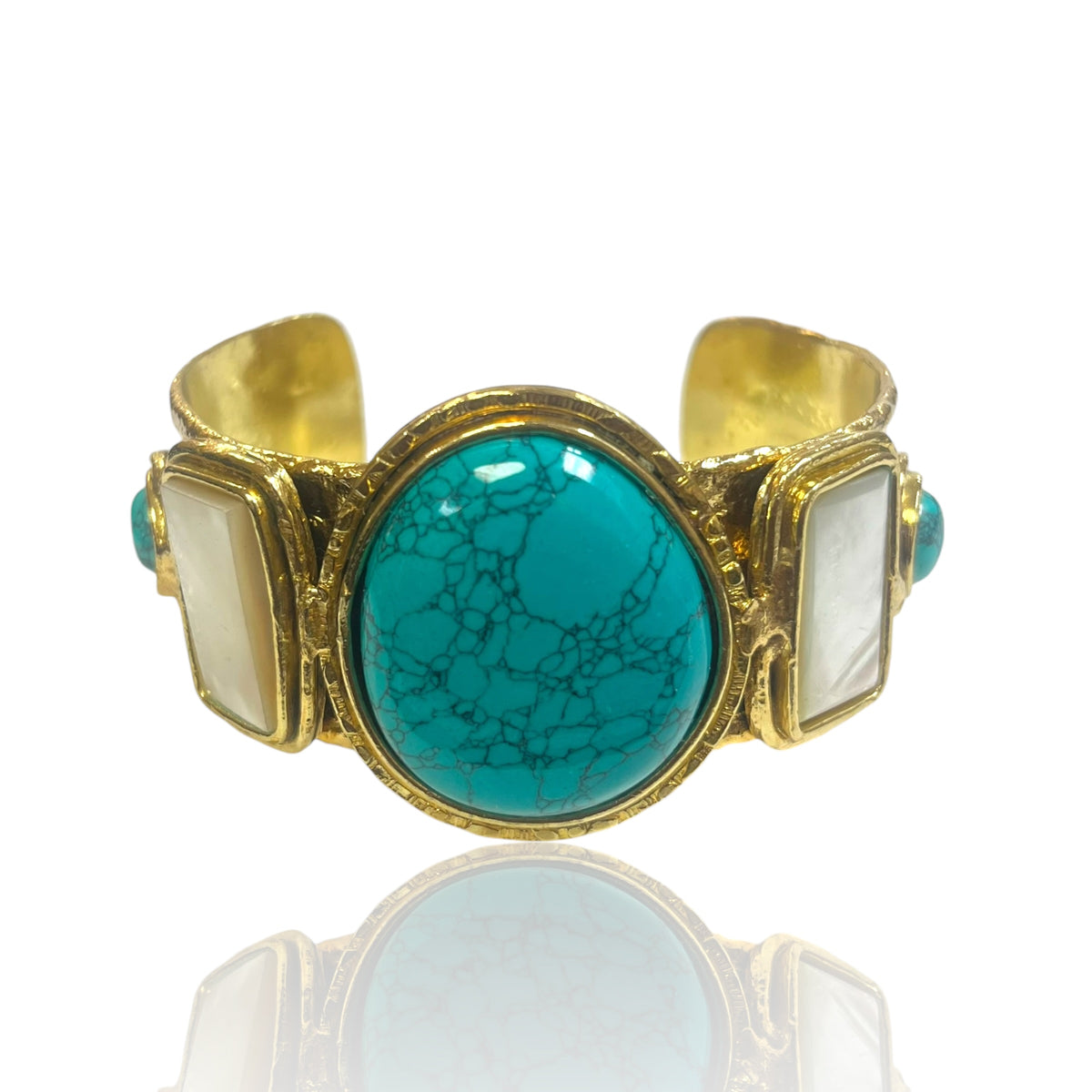 Aelina Cuff