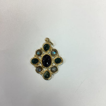 Ava Pendant