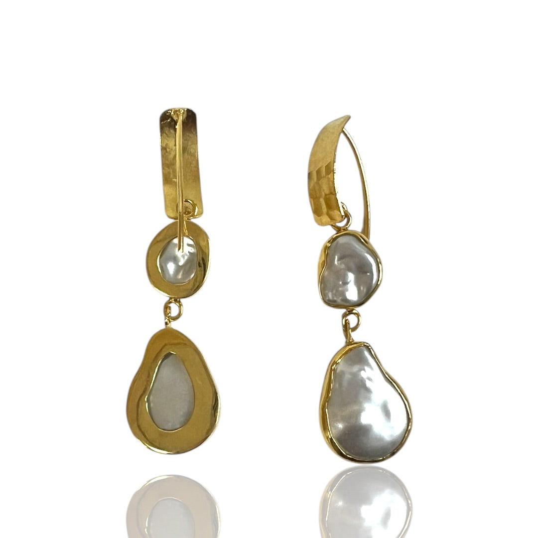Elira Pearl Earrings
