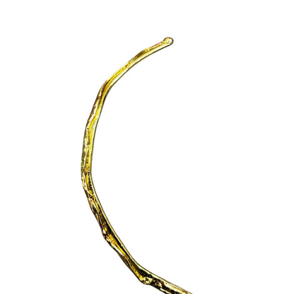 Slit hammered choker