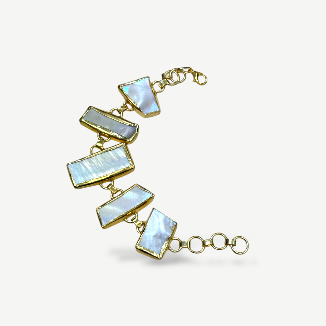 Delta pearl  Bracelets
