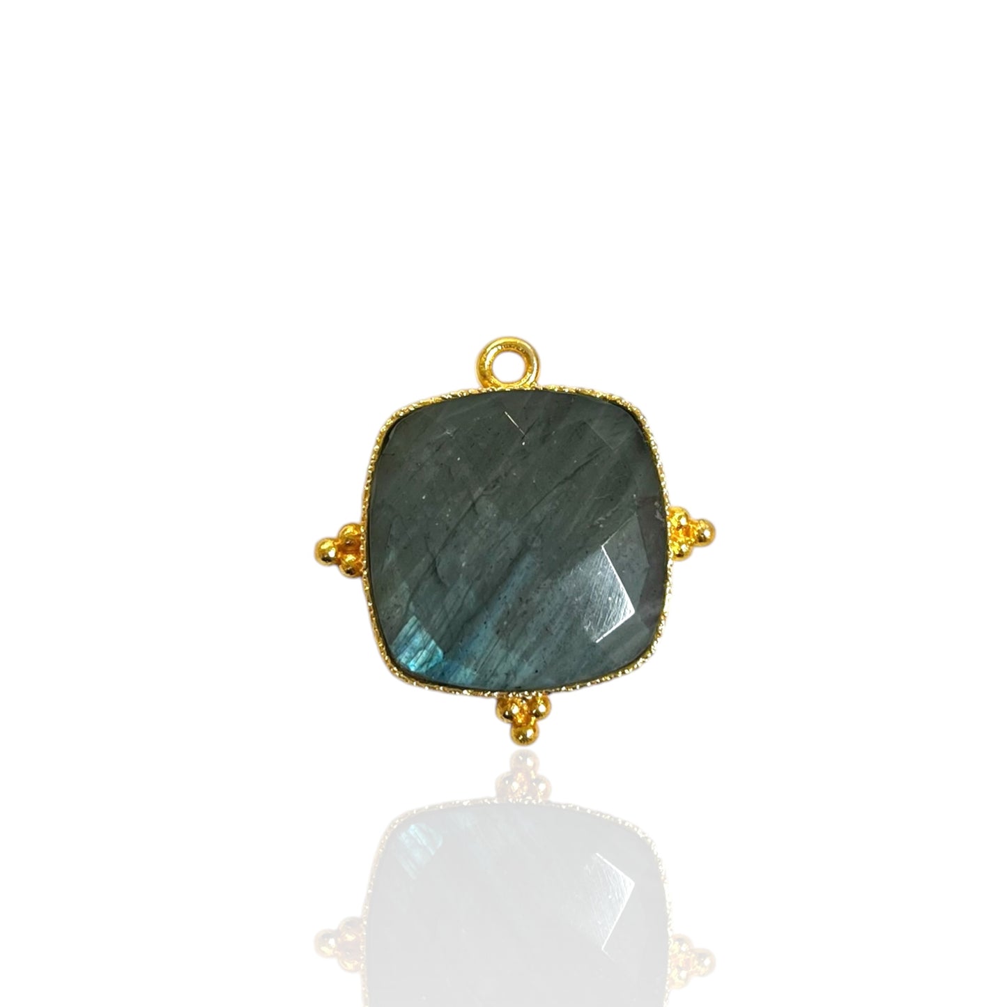 Cora Pendant