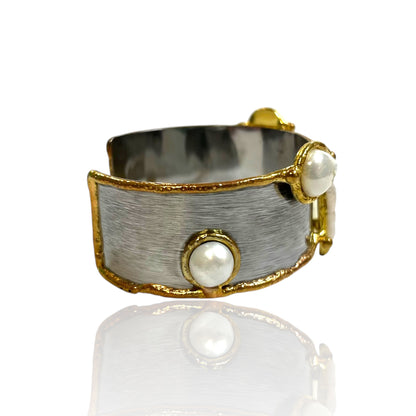 Lily assorted Pearl Cuff
