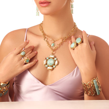 Ava Cuff